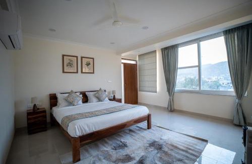 Amer Fort Road Apartment | 4BHK Penthouse Near Amer Fort-5 mins to Jal Mahal