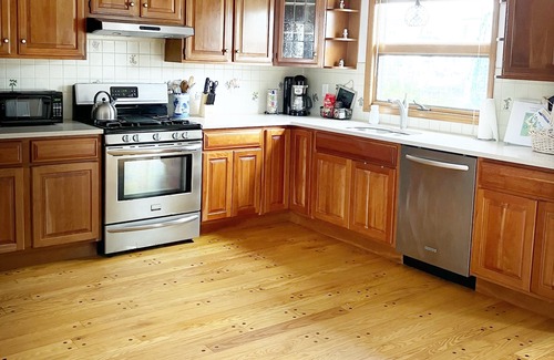 Osbornsville House | 4BR, 2.5 BA Private WATERFRONT home with in law suite. Great for large families