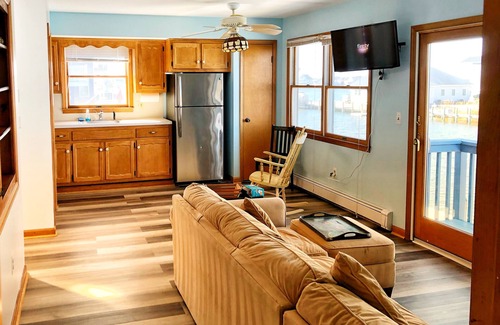 Osbornsville House | 4BR, 2.5 BA Private WATERFRONT home with in law suite. Great for large families