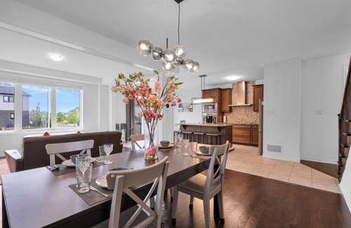 Doon South House | 4BR 2 king 3 Queen 6 beds in total 3 GBPS Wi-Fi