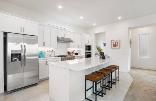 Tustin House | 4BR/2023 Brandnew House｜Mini Golf｜Sauna｜Fire Pit｜15 minutes to Disney