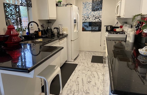 San Jacinto House | 4Br, 2100 sqft Beautiful Bungalow in San Jacinto, California. Near MSJC.