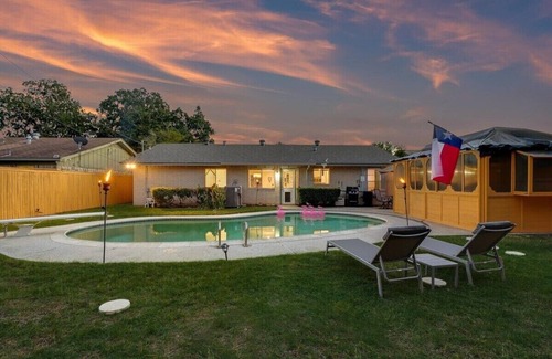 Irving House | 4BR/2B Home with Pool, Hot Tub, Fire Pit