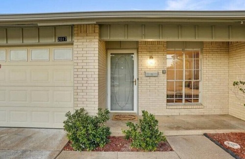 Irving House | 4BR/2B Home with Pool, Hot Tub, Fire Pit