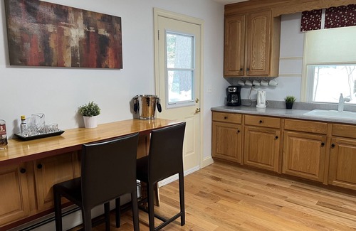 Alton Bay House | 4BR-3.5BA + Bunkroom + Private Beach-Hot Tub