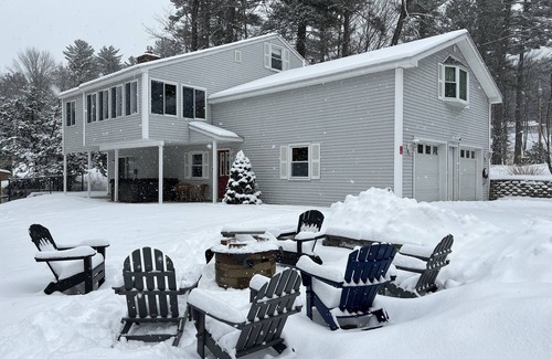 Alton Bay House | 4BR-3.5BA + Bunkroom + Private Beach-Hot Tub