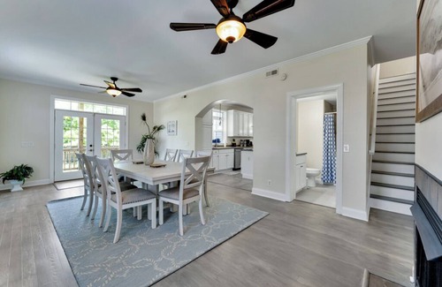North Camellia Acres House | 4BR/4BA Beach Home 2 Suites Dog Friendly