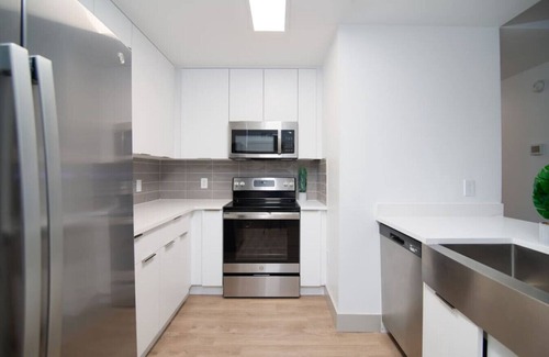 Charlotte Center City Apartment | 4BR Apt in Uptown - Sleeps 10!