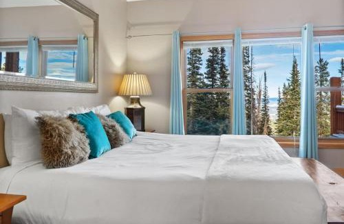 Quandary Village House | 4BR Blue River Retreat with Hot Tub