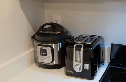 North End Apartment | 4BR Boston Home 5-minute walk to Subway
