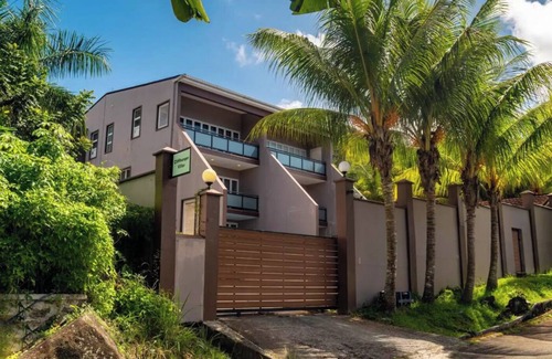 Mahe Island Villa | 4BR Cliffhanger Villa – Where Luxury Meets the Edge