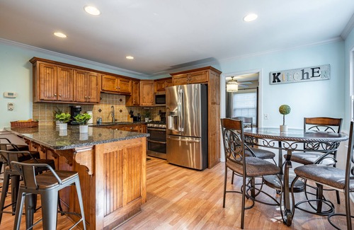 Athens House | 4BR Cozy Home, Close to UGA & Downtown Athens