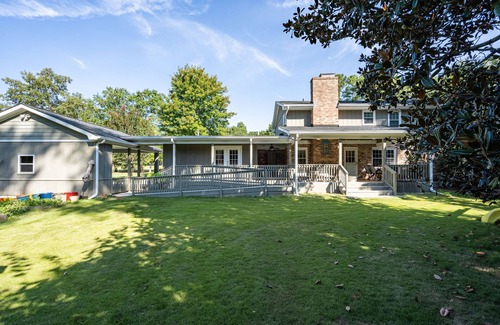 Athens House | 4BR Cozy Home, Close to UGA & Downtown Athens