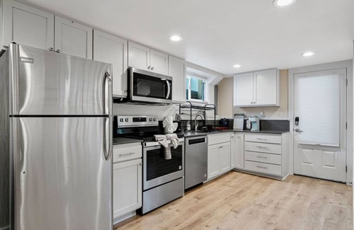 Green Lake House | 4BR Entire House w/Hot Tub | Steps to Green Lake