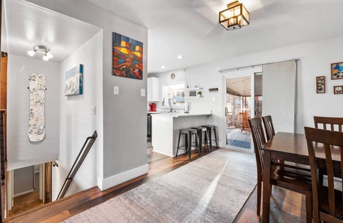 Alta Vista Area House | 4BR Family Home | 2 King Beds | Firepit | BBQ | Fenced Yard