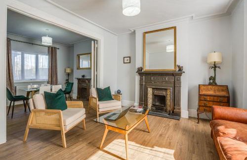 Manor Park House | 4BR Family Home, Garden, WiFi, 5mins to Elisabeth Line & 10min to Stratford
