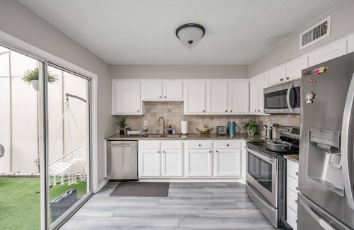 George Bush Park/Eldridge House | 4BR Family Townhome W/Cozy Patio