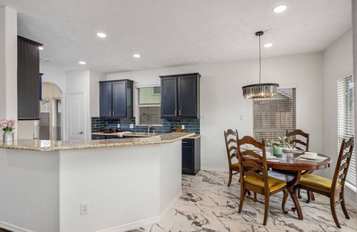 Klein House | 4BR Furnished Lakeside Welcomes 31+ Day Stays!