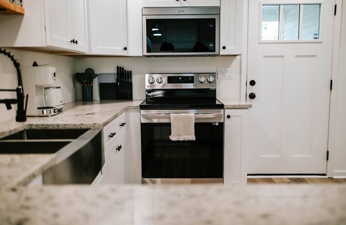 Athens House | 4BR Game Day Escape by MHM Luxury Properties