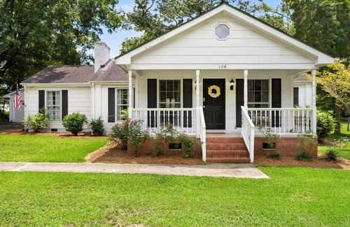 Buies Creek House | 4BR Home - A Walk to Campbell Univ - Pet-Friendly