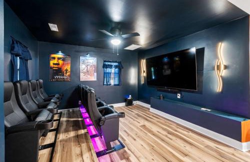 Hamilton House | 4BR Home Theater near Spooky Nook Sports Complex