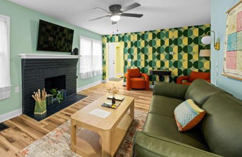Hamilton House | 4BR Home Theater near Spooky Nook Sports Complex