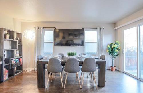 Berkley House | 4br Home W Coffee Bar & Patio Seating
