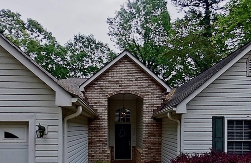 Westminster House | 4BR house located on beautiful Lake Hartwell, 30 min. from Clemson University.