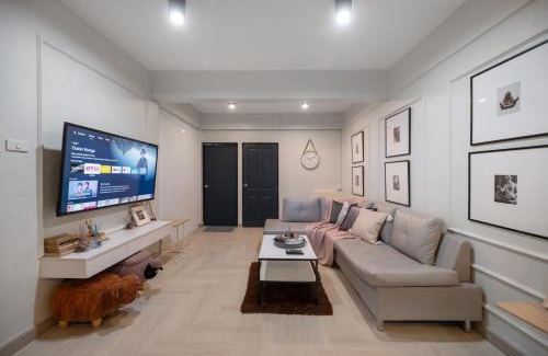 Chom Phon House | 4BR house MRT subway 250m Chatujak Market wi-fi
