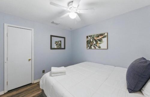 South Arlington House | 4BR House with Pool near Stadium & DFW
