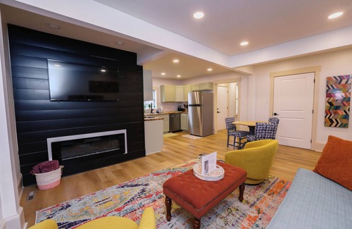 Parkridge House | 4BR Knoxville home close to downtown, UT & interstate! Free local gift cards!