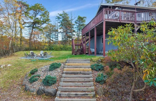 Long Pond Apartment | 4BR Lakehouse | Sleeps 10 | Fire Pit, Dock, Kayaks
