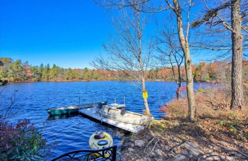 Long Pond Apartment | 4BR Lakehouse | Sleeps 10 | Fire Pit, Dock, Kayaks
