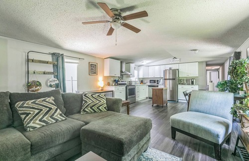 Simpsonville House | 4BR mobile home w/Hot Tub,Fire pit,gas BBQ AC, WiFi in Simpsonville by Hospital