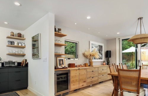 Newlands House | 4BR Modern Gem with Flatiron Views & Hottub 1mile to Pearl, 1block to NoBo Park