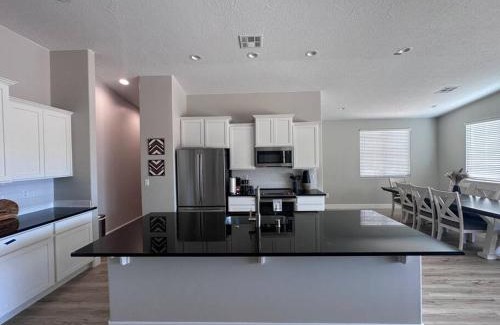 Mesquite House | 4BR Oasis - Pool and Spa - Near Golf and Casinos