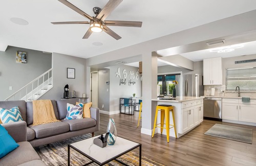 Palm Springs House | 4BR Oasis w/Heated Pool, Near I-95 + Free Coffee!nn