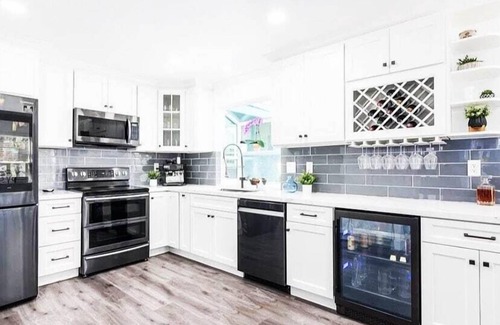 Oakley House | 4BR Pool Oasis | Hot Tub + Firepit