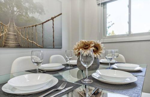 Agincourt North Apartment | 4BR Scarborough Gem, Freshly Renovated, 7 Car Parking