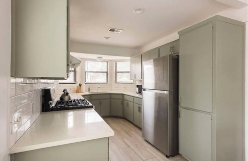 East Cesar Chavez House | 4BR Spacious East Austin Home, 10 min to Downtown