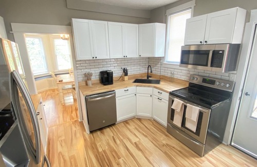 Near East Columbus House | 4BR Spacious Home Downtown, OSU, Franklin Park, and Nationwide Children’s