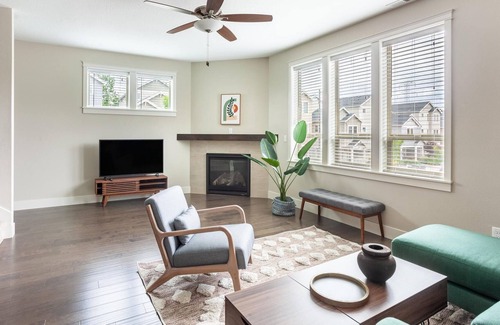 Oak Hills House | 4BR Townhouse in Beaverton