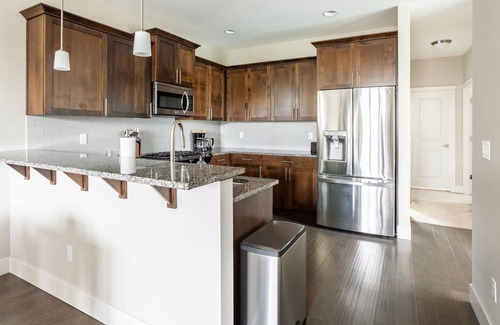 Oak Hills House | 4BR Townhouse in Beaverton