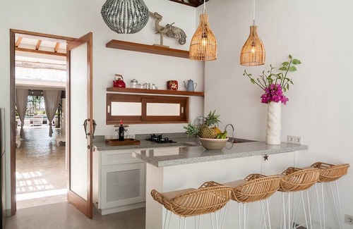 Gili Trawangan Villa | 4BR Villa with a beautiful Gili View - Private pool & reserved beach area!
