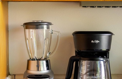 Lake Hollywood Estates House | 4BR w/Heated Pool/Spa and Game Room