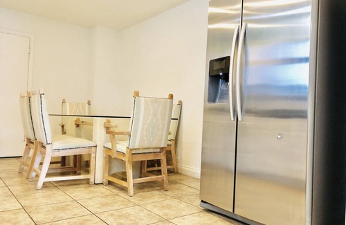 Beverly Green House | 4bRHOUSE,STRIP,LVCC,bigparking,family,pets-friendly,WSOP25,best,convention