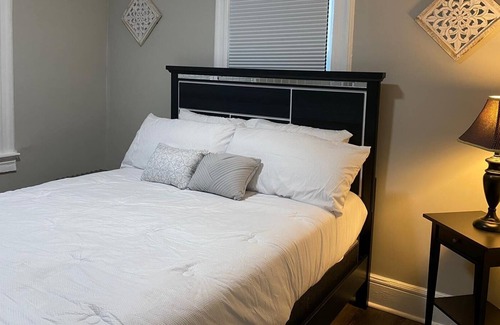 West Orange Apartment | 4Brs easy access to NYC 25min driveParking-laundry