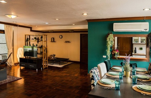 Samsen Nai House | 4BRs,Entire Fl,Bangkok City Central,2 Mins to BTS Sanampao sky train station