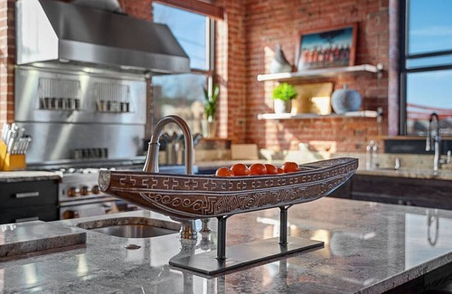 Norris Square House | 4K sqft LOFT | Gym | Pool Table | Ping Pong