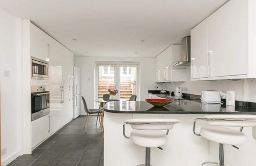 Cookham Dean House | 4OC · Fab English Country Cottage | Pass the Keys